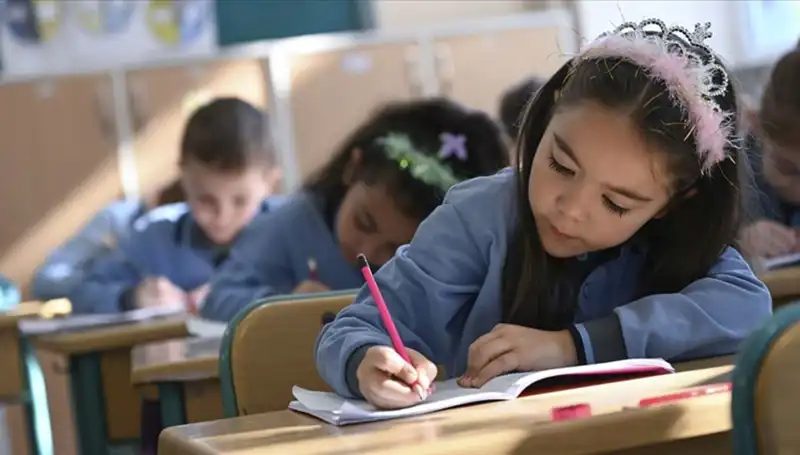 Okullar Ara Tatil Sonrası Ne Zaman Açılıyor? MEB 2024-2025 Takvimi