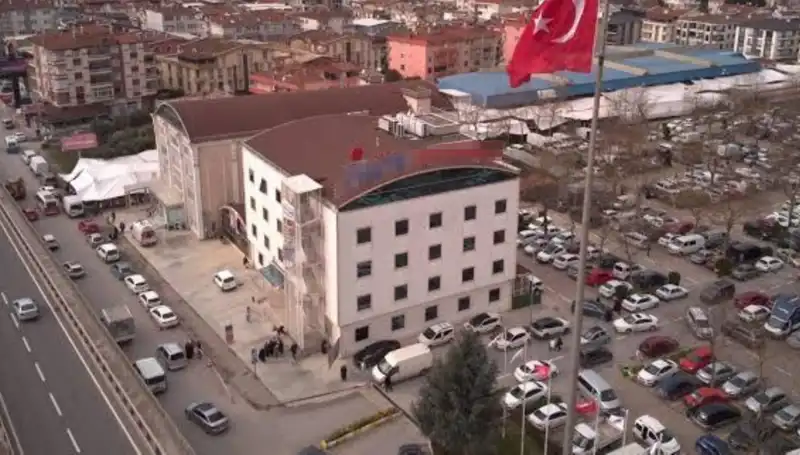 Özel Hastaneye Deprem Mührü: "Perde Betonları Kestiler" İddiaları Gündemde!