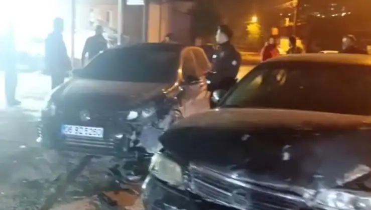 Çevirmeden Kaçarken Kaza Yapan Arabanın İçinden Şok Eden Görüntüler!
