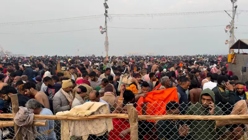 Hindistan'daki Dini Festivaldeki İzdihamda Altı Kişi Hayatını Kaybetti