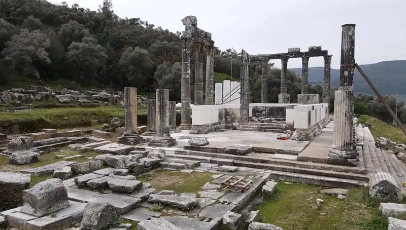 Zeus Tapınağı'nda Heyecan Verici Restorasyon Çalışmaları Devam Ediyor