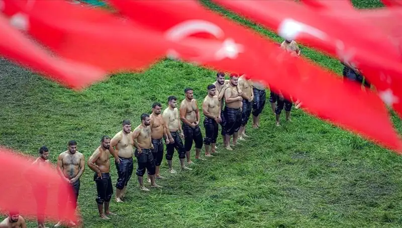 Kırkpınar Yağlı Güreşleri 664. Yılına Girdi: 40 Başpehlivan ve 826 Sporcu Arenada