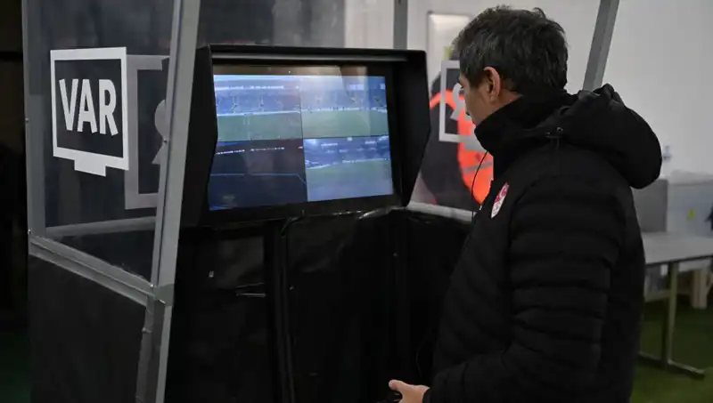 Almanya’dan Beşiktaş-Gaziantep FK Maçına VAR Hakemi Atandı!