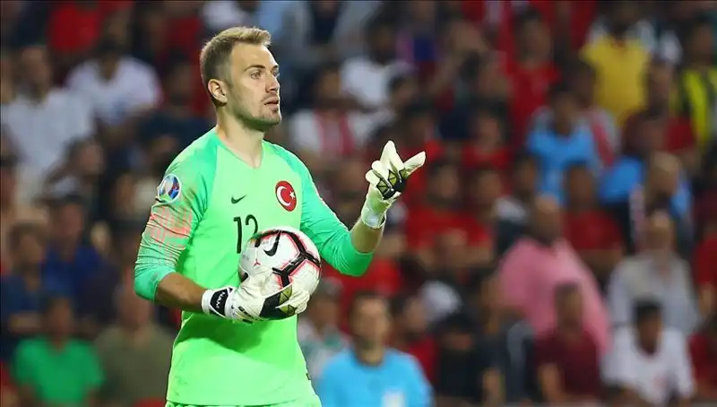 Mert Günok: Futbolu Bırakma Yaşını Açıkladı, Hayranları Şaşırdı