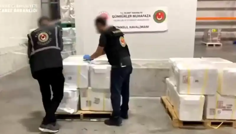 İstanbul Havalimanı’nda Tarihi Kokain Operasyonu: 455 Kilo Uyuşturucu Ele Geçirildi!