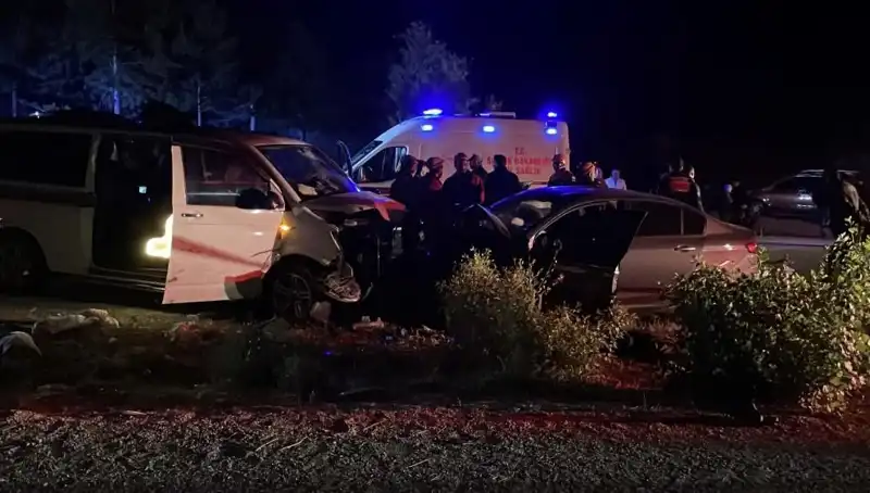 Ters Yön Faciası: Kafa Kafaya Çarpışma, Ölü ve Yaralılar!
